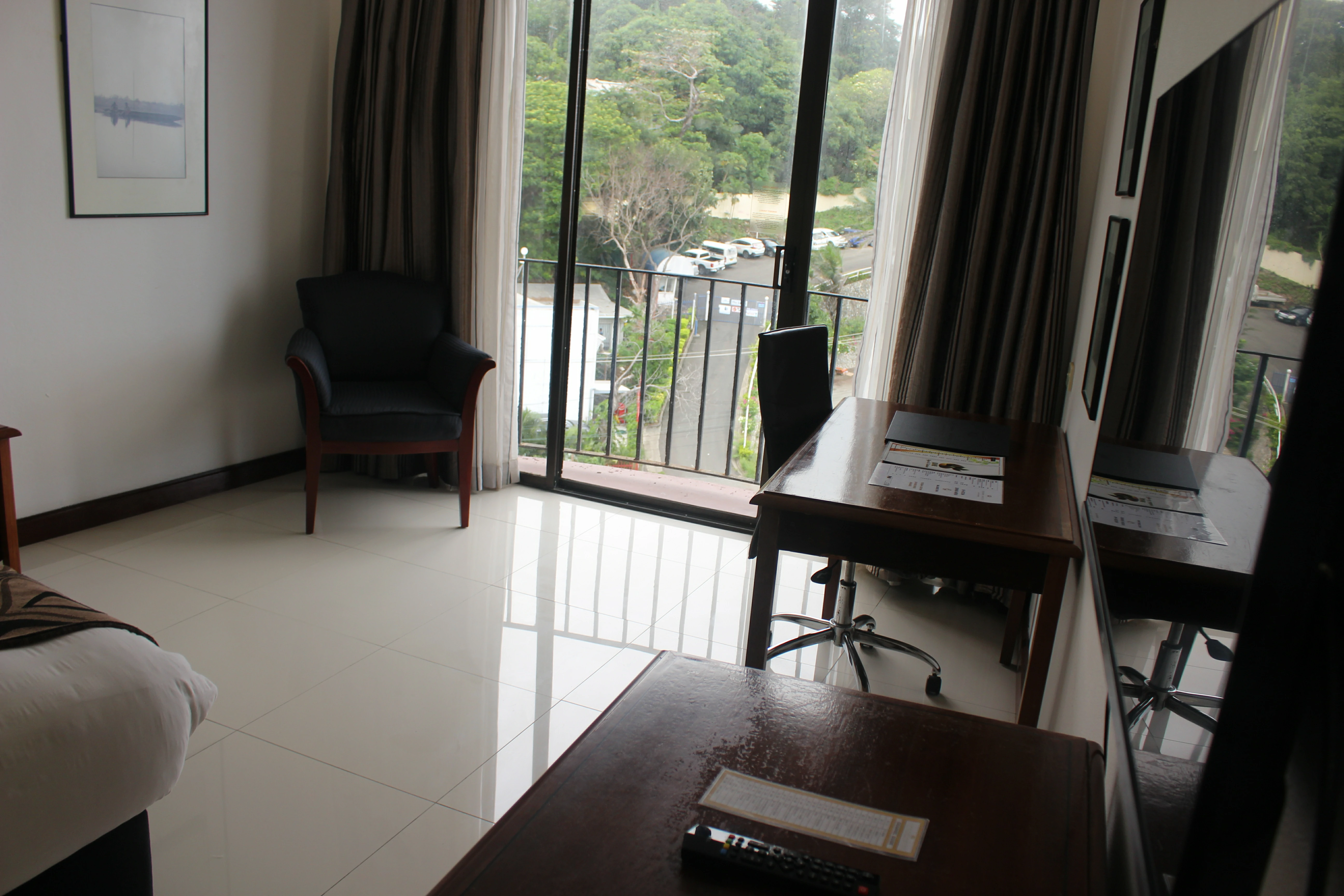 Standard Queen Room layout